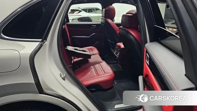 Porsche Cayenne (PO536) 2023 Цвет тростника из Кореи, фото 3