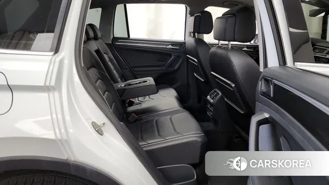 Volkswagen Tiguan second Generation 2018 Белый из Кореи, фото 3
