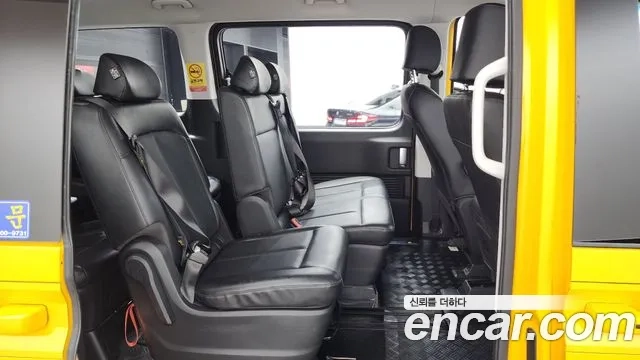 Hyundai Staria 2022 Желтый из Кореи, фото 3