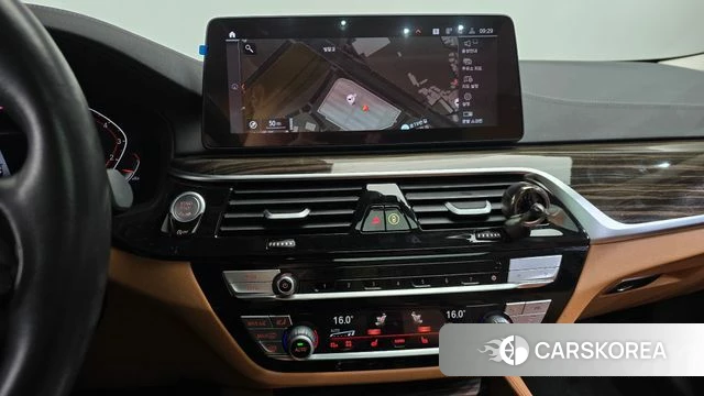 BMW 5 Series (G30) 2021 Черный из Кореи, фото 3