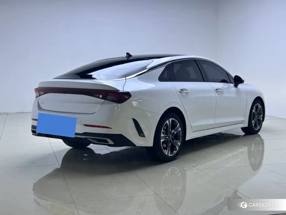 Kia K5 2025 Белый из Китая, фото 3