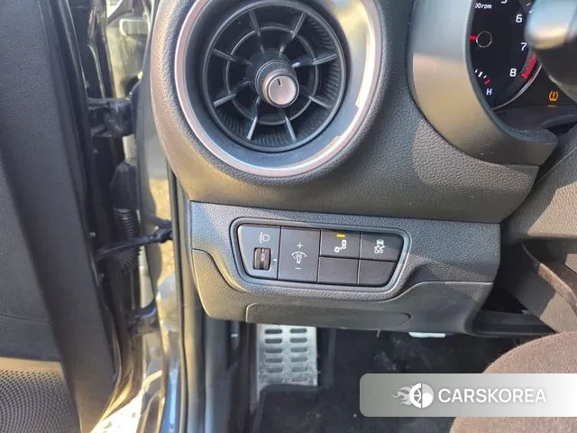 Kia The New K3 2nd generation 2023 Серый из Кореи, фото 3