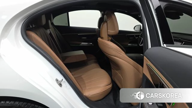 Mercedes-Benz E-Class W214 2024 Белый из Кореи, фото 3