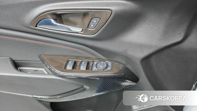 Chevrolet (GM Daewoo) Trax Crossover 2023 Белый из Кореи, фото 3