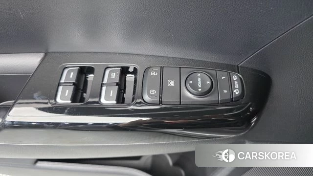 Kia Sportage The Bold 2021 Серебряный из Кореи, фото 3