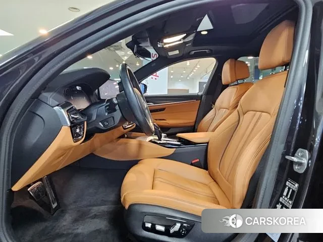 BMW 5 Series (G30) 2022 Серый из Кореи, фото 3