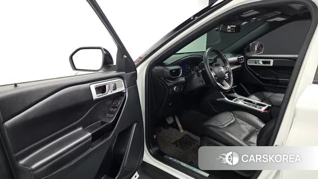 Ford Explorer 6th Generation 2022 Белый из Кореи, фото 3