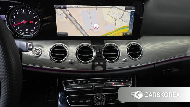 Mercedes-Benz E-Class W213 2018 Белый из Кореи, фото 3