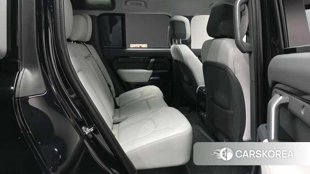 Land Rover Defender (L663) 2026 Черный из Кореи, фото 3