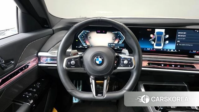 BMW 7 Series (G70) 2023 Белый из Кореи, фото 3