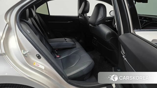 Toyota Camry (XV70) 2018 Серый из Кореи, фото 3