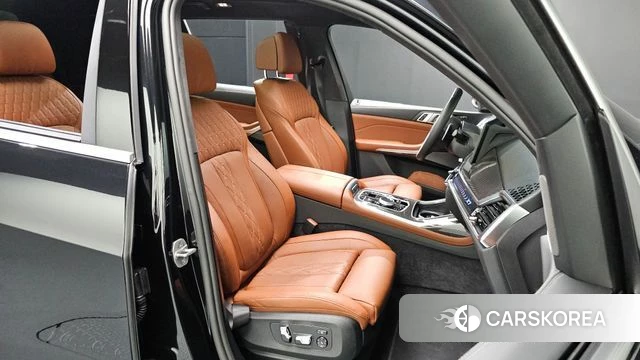 BMW X7 (G07) 2025 Черный из Кореи, фото 3