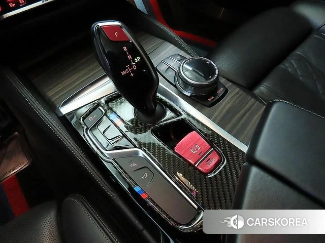 BMW 5 Series (G30) 2018 Светло-серебряный цвет из Кореи, фото 3