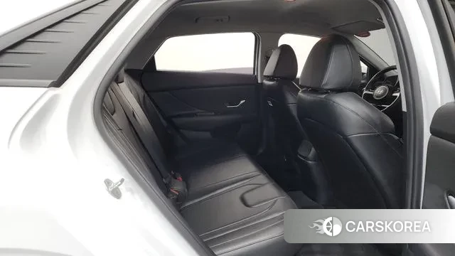 Hyundai Avante Hybrid (CN7) 2022 Белый из Кореи, фото 3