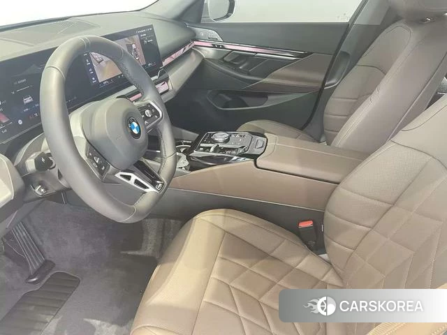 BMW 5 series 2025 Белый из Китая, фото 3
