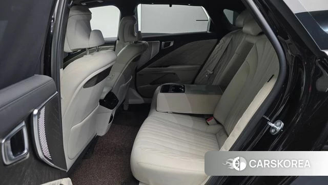 Kia K8 2023 Черный из Кореи, фото 3