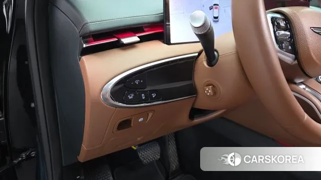 Genesis GV70 2024 Черный из Кореи, фото 3