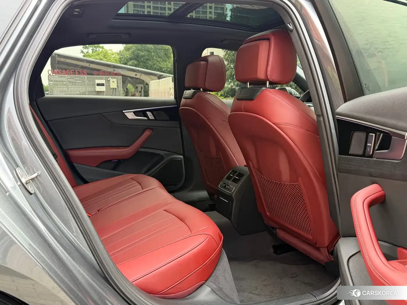 Audi A4L 2025 Silver/gray из Китая, фото 3