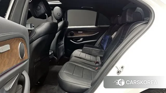 Mercedes-Benz E-Class W213 2023 Белый из Кореи, фото 3