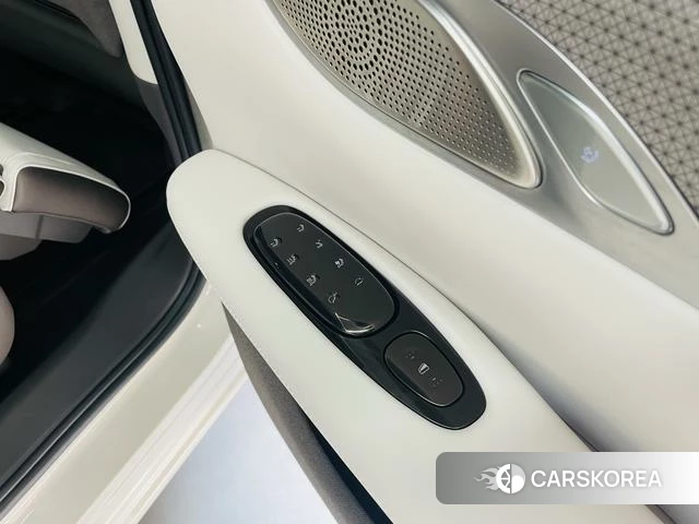 Zhiji Automobile Zhiji LS7 2023 Шампань из Китая, фото 3