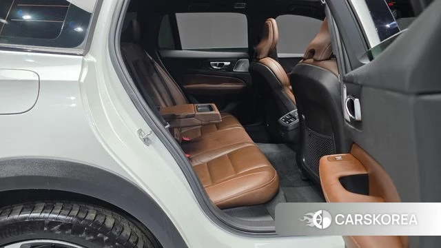 Volvo V60 Cross-Country 2nd Generation 2021 Белый из Кореи, фото 3