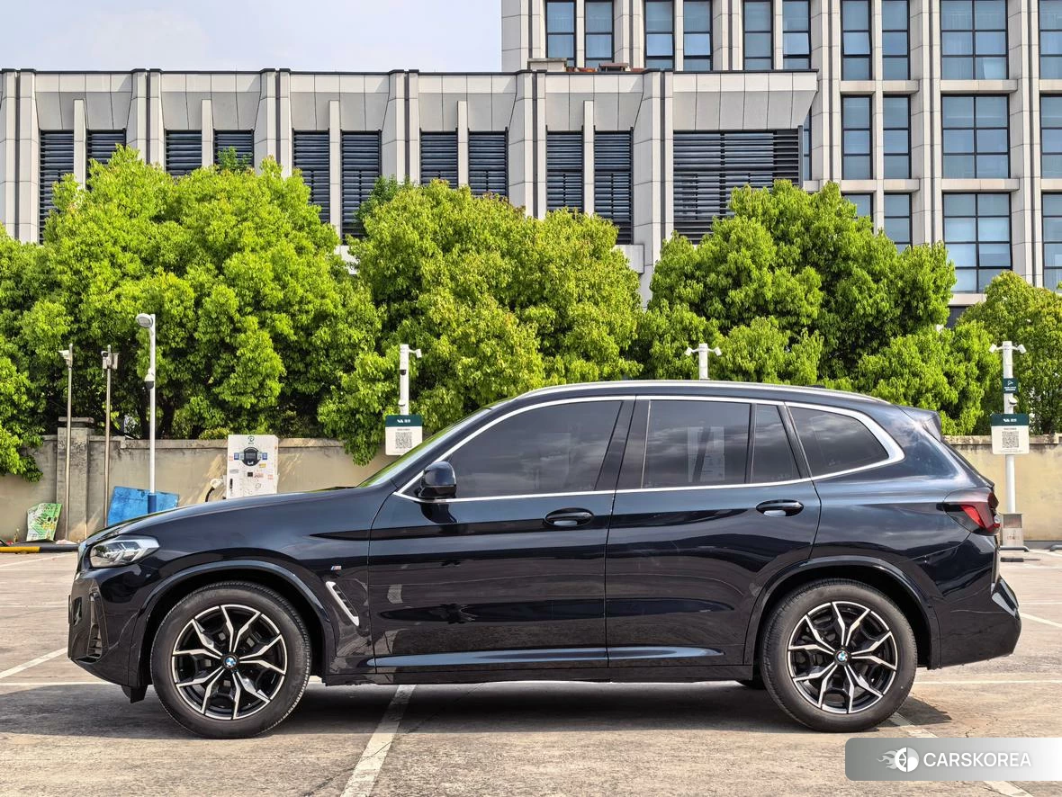 BMW X3 2021 Черный из Китая, фото 3
