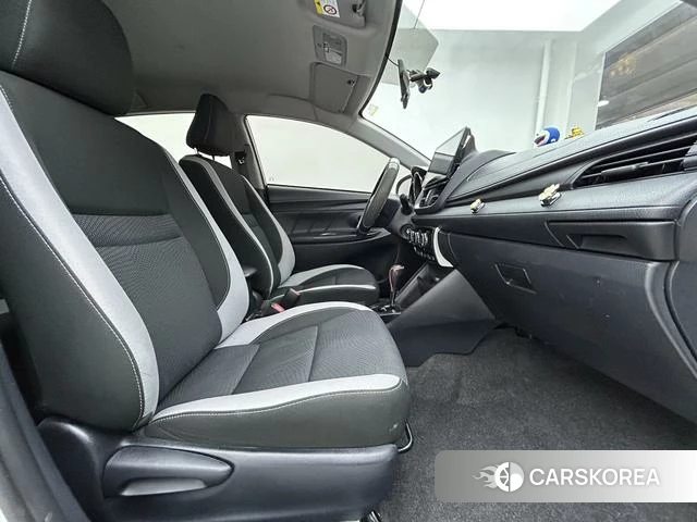 Toyota YARIS L Zhixuan 2021 Белый из Китая, фото 3