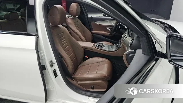 Mercedes-Benz E-Class W213 2020 Белый из Кореи, фото 3