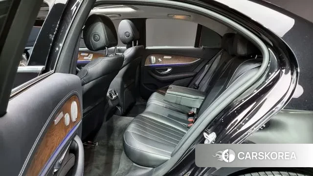 Mercedes-Benz E-Class W213 2018 Черный из Кореи, фото 3