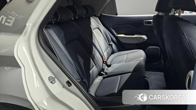 Hyundai Venue 2025 Белый из Кореи, фото 3