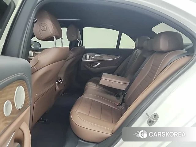 Mercedes-Benz E-Class W213 2023 Белый из Кореи, фото 3