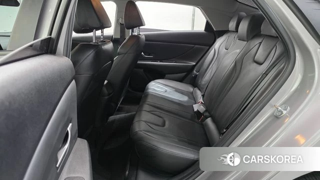 Hyundai Avante (CN7) 2021 Серебристо-серый из Кореи, фото 3