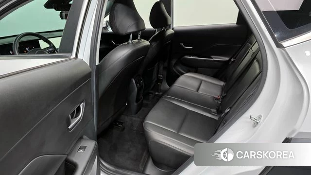 Hyundai Kona (SX2) 2024 Белый из Кореи, фото 3