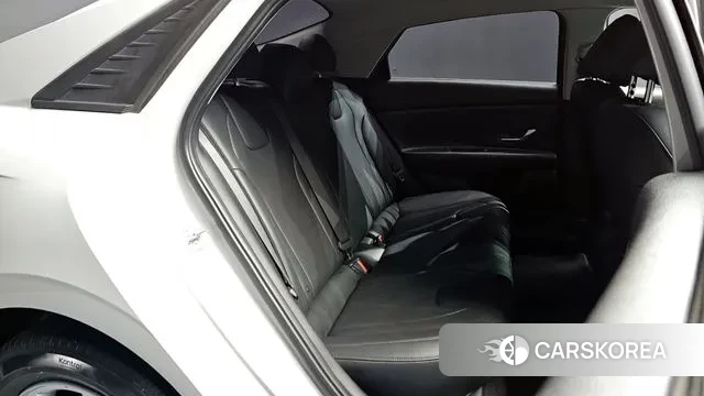 Hyundai Avante (CN7) 2022 Серебристо-серый из Кореи, фото 3