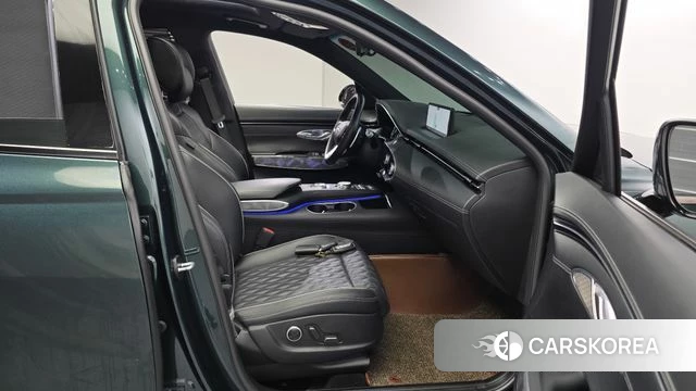 Genesis GV70 2021 Темно-зеленый из Кореи, фото 3