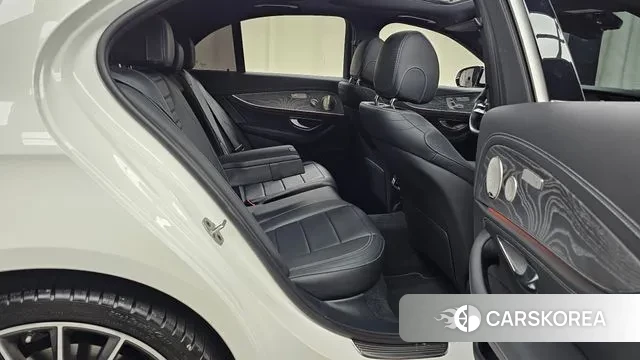 Mercedes-Benz E-Class W213 2021 Белый из Кореи, фото 3