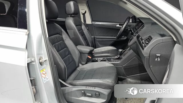 Volkswagen Tiguan second Generation 2020 Серебряный из Кореи, фото 3
