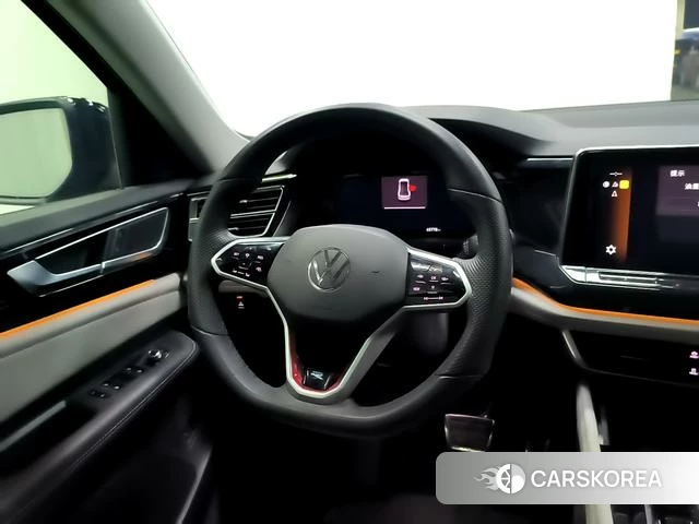 Volkswagen Tourang 2022 Черный из Китая, фото 3