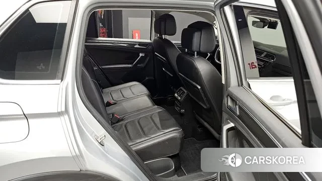 Volkswagen Tiguan second Generation 2020 Серебряный из Кореи, фото 3