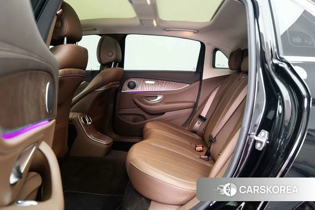 Mercedes-Benz E-class 2023 Черный из Китая, фото 3