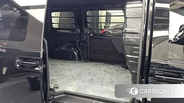 Hyundai Staria 2023 Черный из Кореи, фото 3