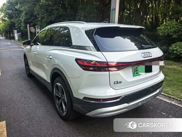 Audi Q5 e-tron 2025 Белый из Китая, фото 3