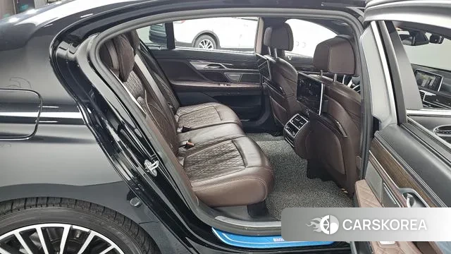 BMW 7 Series (G11) 2019 Черный из Кореи, фото 3