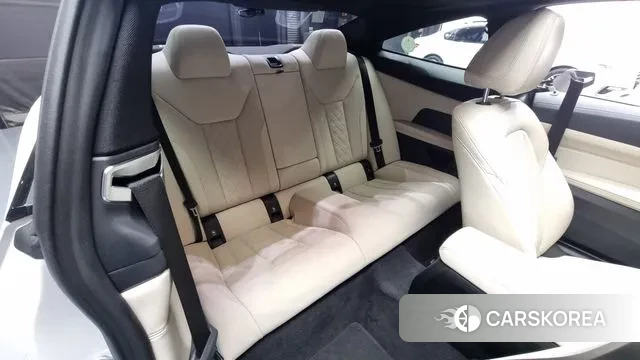 BMW 4 Series (G22) 2023 Белый из Кореи, фото 3