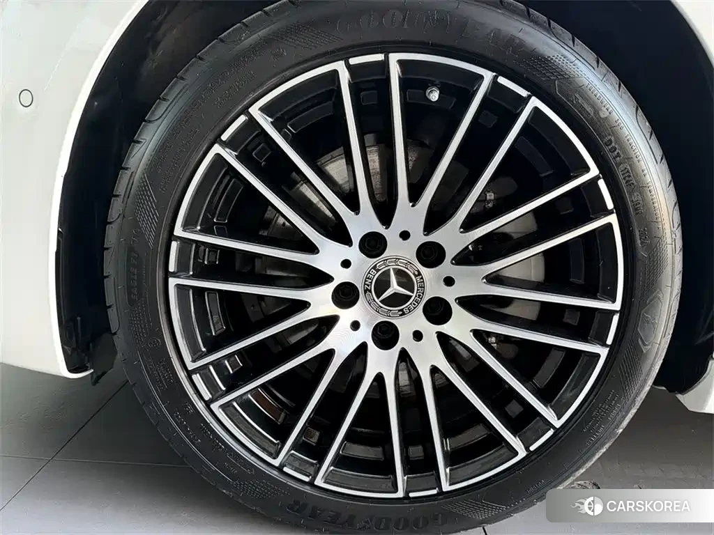 Mercedes-Benz C-class 2024 Белый из Китая, фото 3