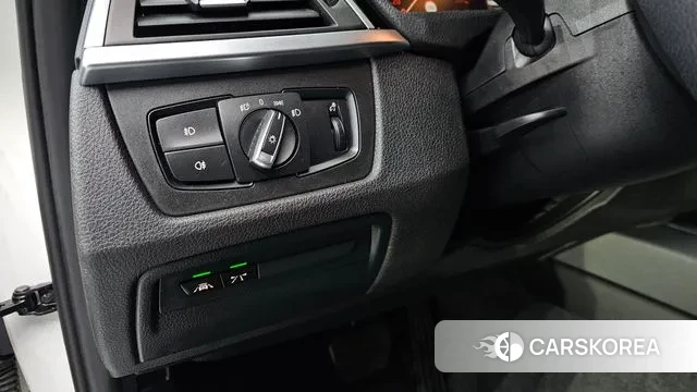 BMW 3 Series (F30) 2018 Белый из Кореи, фото 3