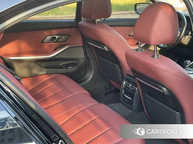 BMW 3 series 2021 Черный из Китая, фото 3