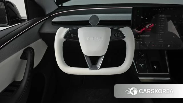 Tesla Model Y 2025 Черный из Кореи, фото 3