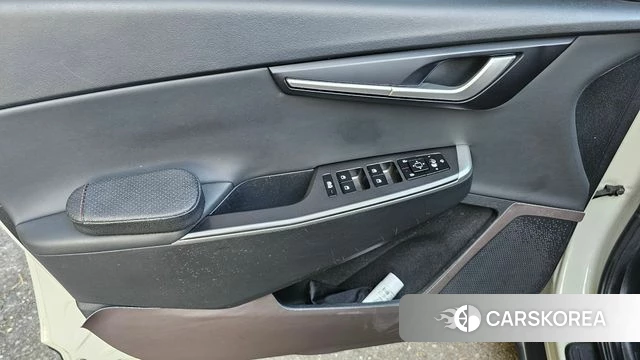 Kia EV6 2023 Жемчужный цвет из Кореи, фото 3