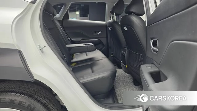 Hyundai Kona (SX2) 2023 Белый из Кореи, фото 3